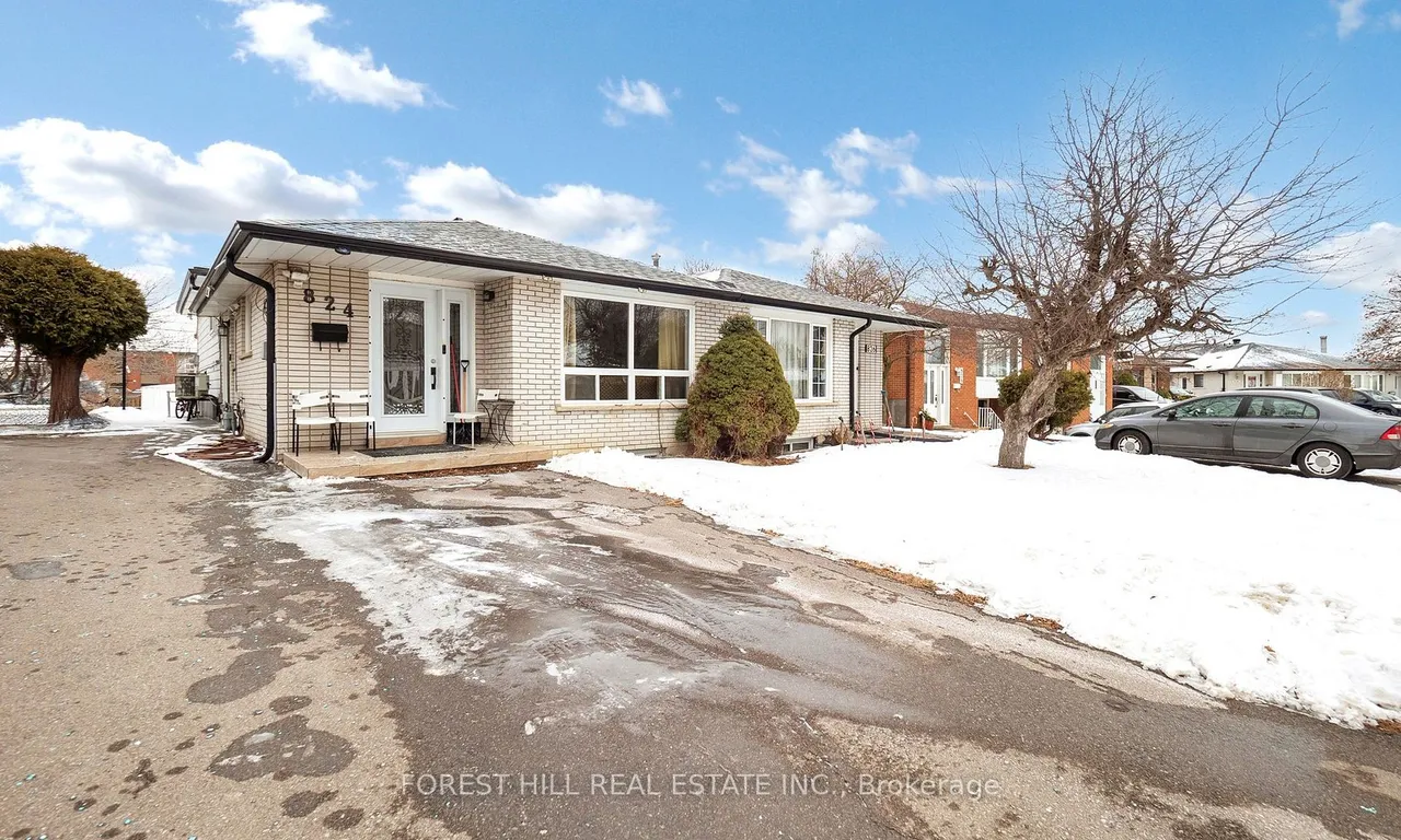824 Eaglemount Cres, Mississauga, ON L5C 1N9