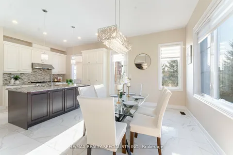 8 Herringbone Cres, Brampton, ON L6P 4B8