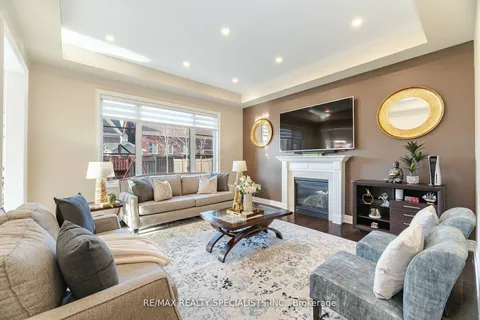 8 Herringbone Cres, Brampton, ON L6P 4B8