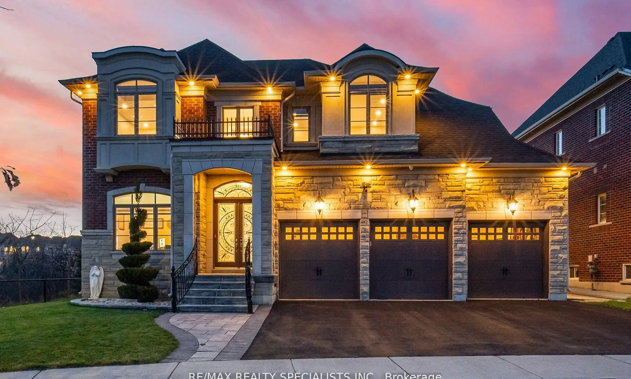 8 Herringbone Cres, Brampton, ON L6P 4B8