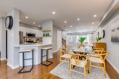 70 Glenashton Dr, Oakville, ON L6H 6G2