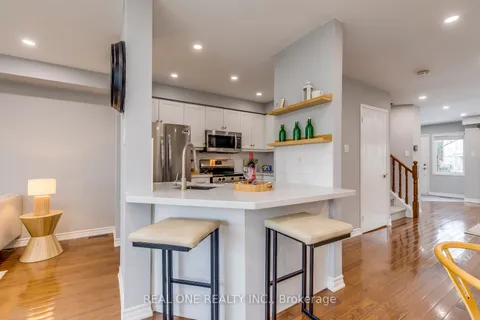 70 Glenashton Dr, Oakville, ON L6H 6G2