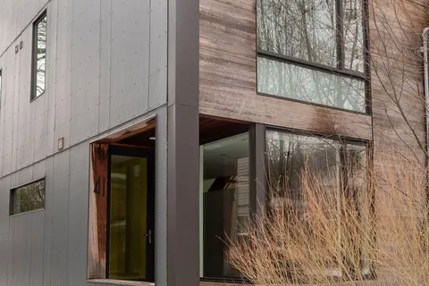 41 Garden Ave, Toronto, ON M6R 1H5