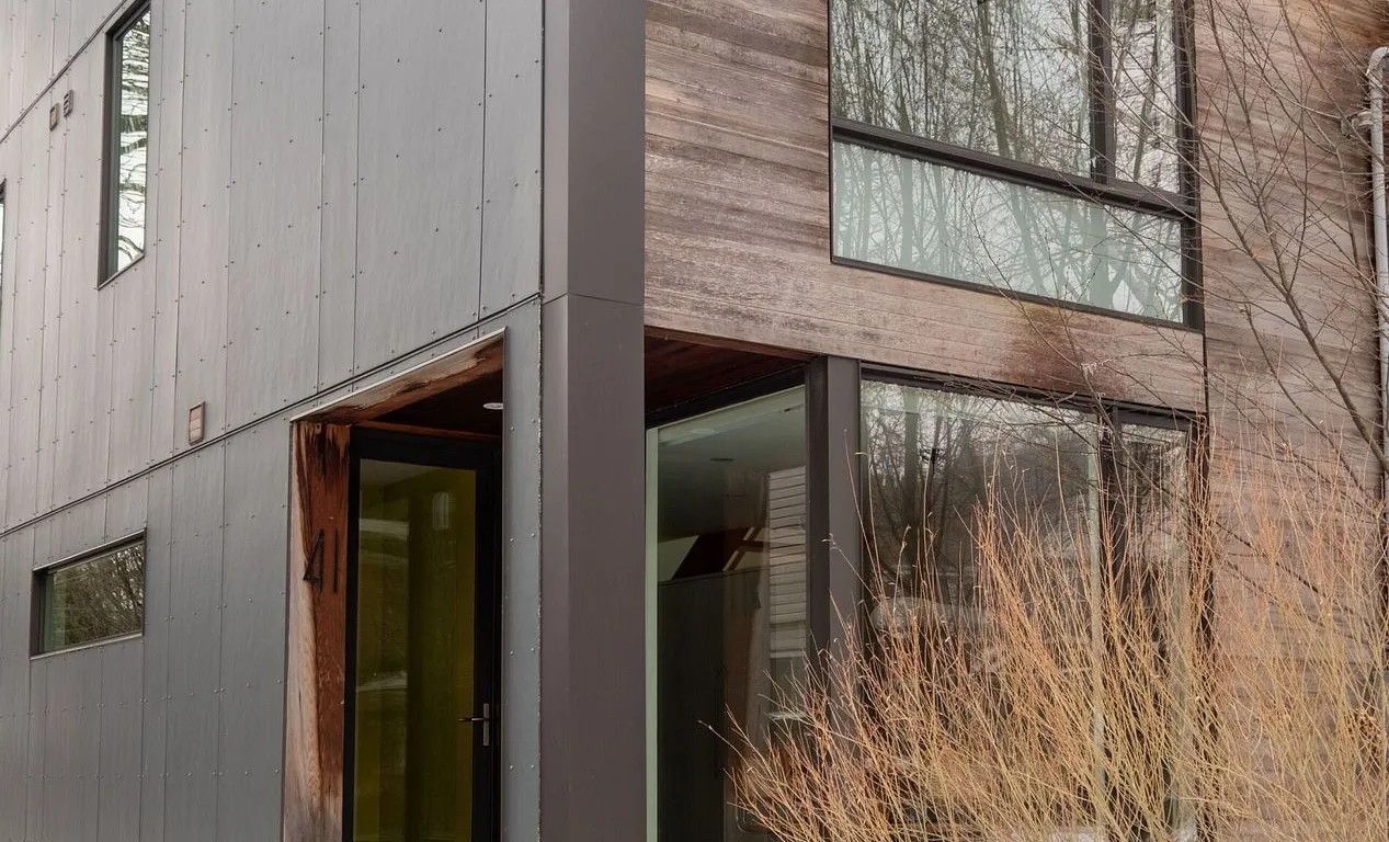 41 Garden Ave, Toronto, ON M6R 1H5