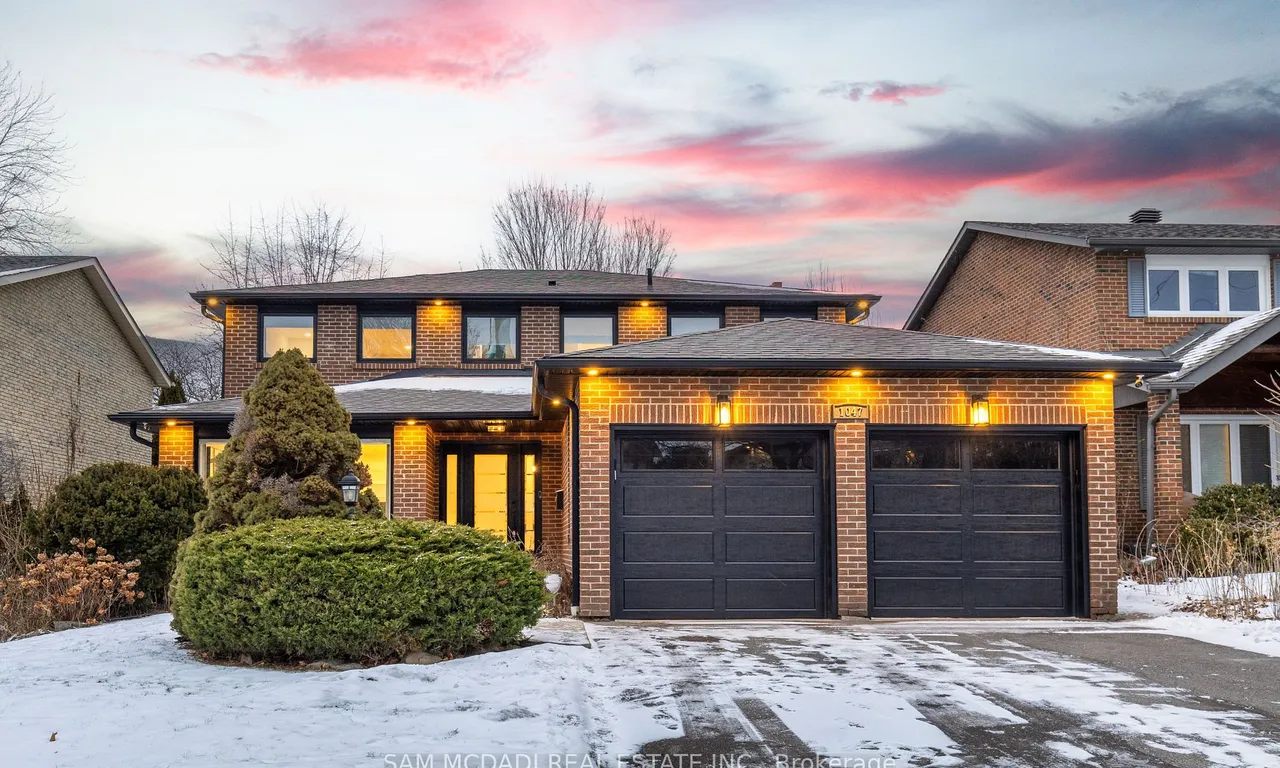 1047 Streambank Dr, Mississauga, ON L5H 3W7