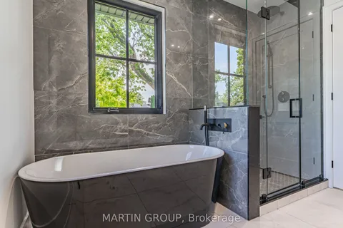 1191 Mineola Gardens, Mississauga, ON L5G 3Y2