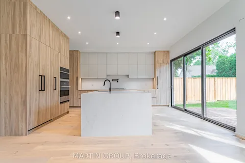 1191 Mineola Gardens, Mississauga, ON L5G 3Y2