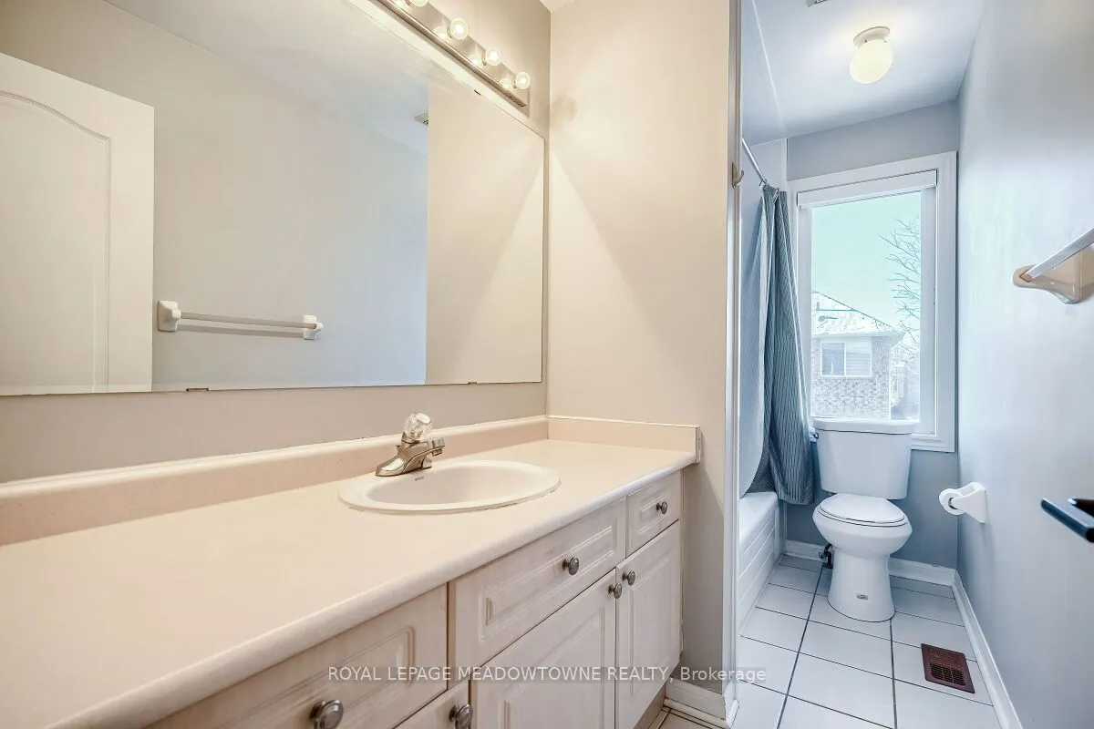 733 Edwards Ave, Milton, ON L9T 6B4