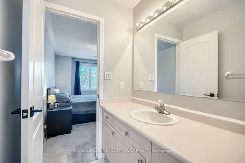 733 Edwards Ave, Milton, ON L9T 6B4