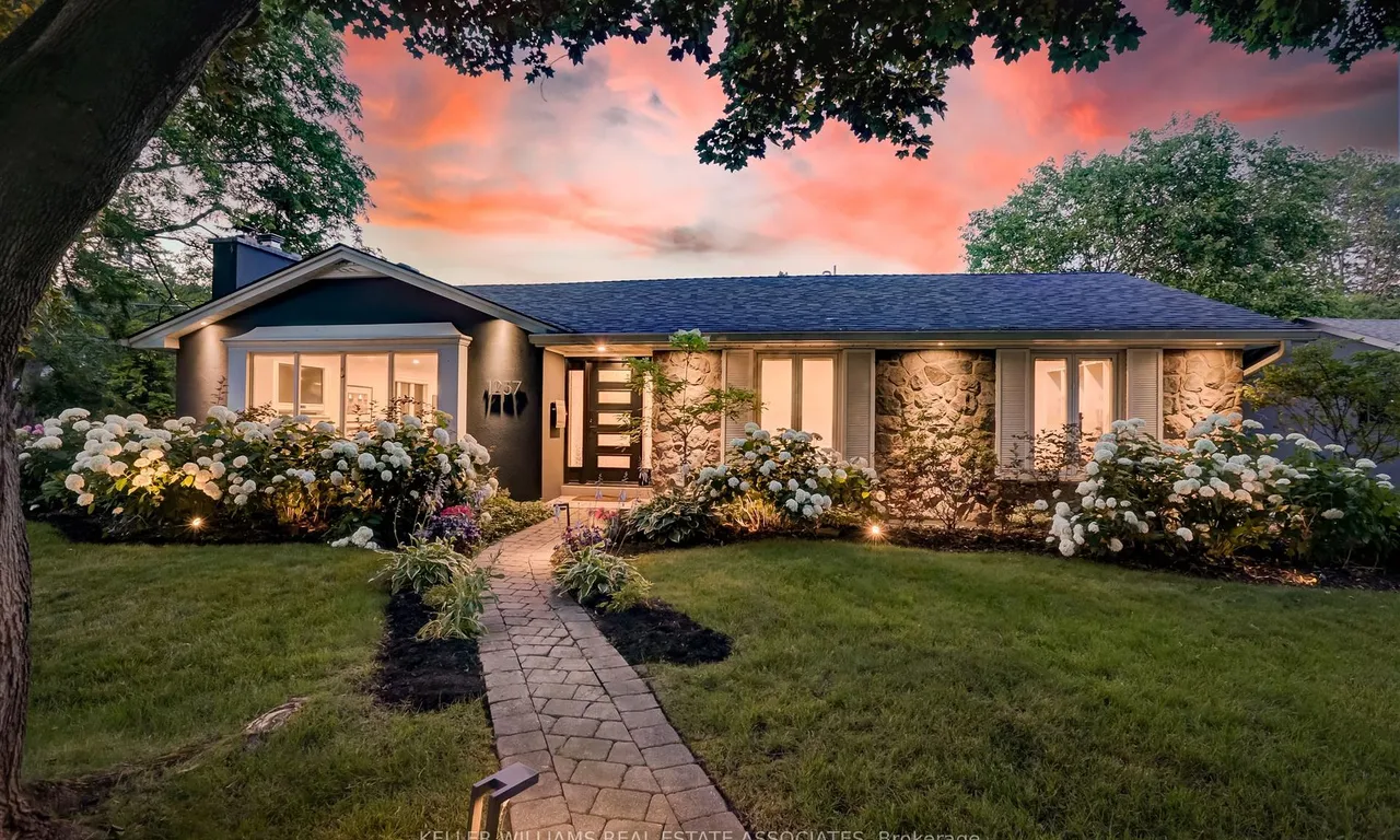 1257 Cloverbrae Cres, Mississauga, ON L5H 2Z6