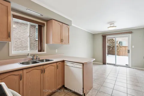 165 Cresthaven Rd, Brampton, ON L7A 1H5