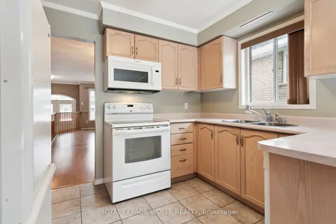 165 Cresthaven Rd, Brampton, ON L7A 1H5