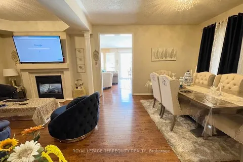 3977 Mayla Dr, Mississauga, ON L5M 7Y9