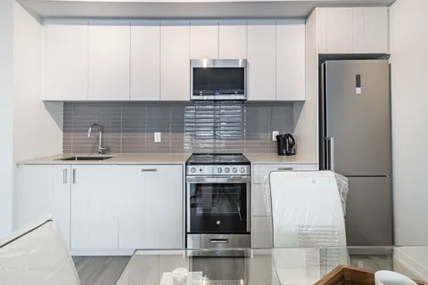 117 Ford Street, Toronto, ON M6N 3A2
