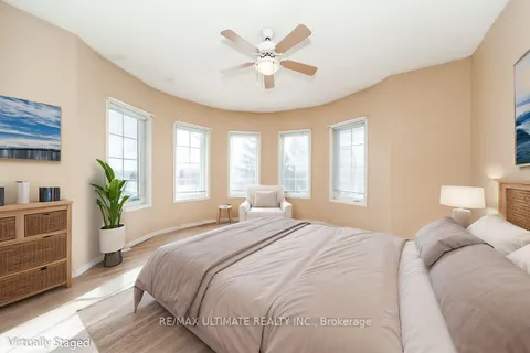 5523 Loon Lake Ave, Mississauga, ON L5V 2J5