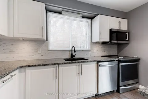 3436 BRISTOL Dr, Burlington, ON L7M 1Z1