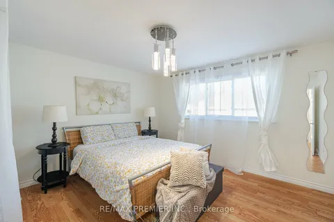 164 Avondale Blvd, Brampton, ON L6T 1J2