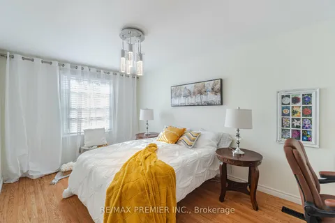 164 Avondale Blvd, Brampton, ON L6T 1J2