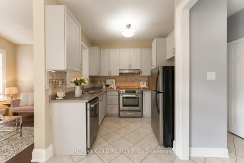 7 Percy Gate, Brampton, ON L7A 3S1