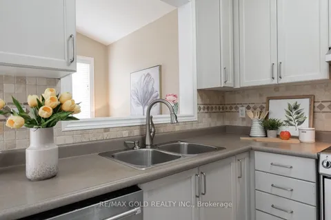 7 Percy Gate, Brampton, ON L7A 3S1