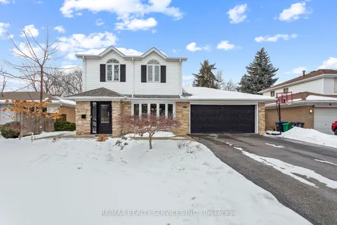 8 Derwent Ave, Brampton, ON L6W 1K2