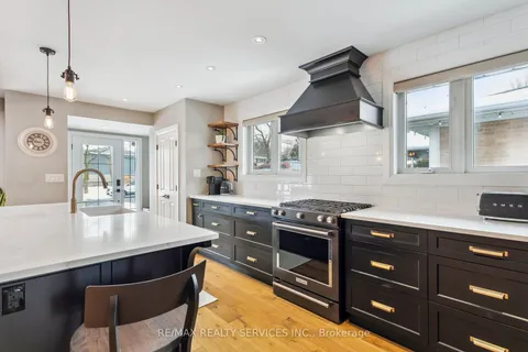 8 Derwent Ave, Brampton, ON L6W 1K2