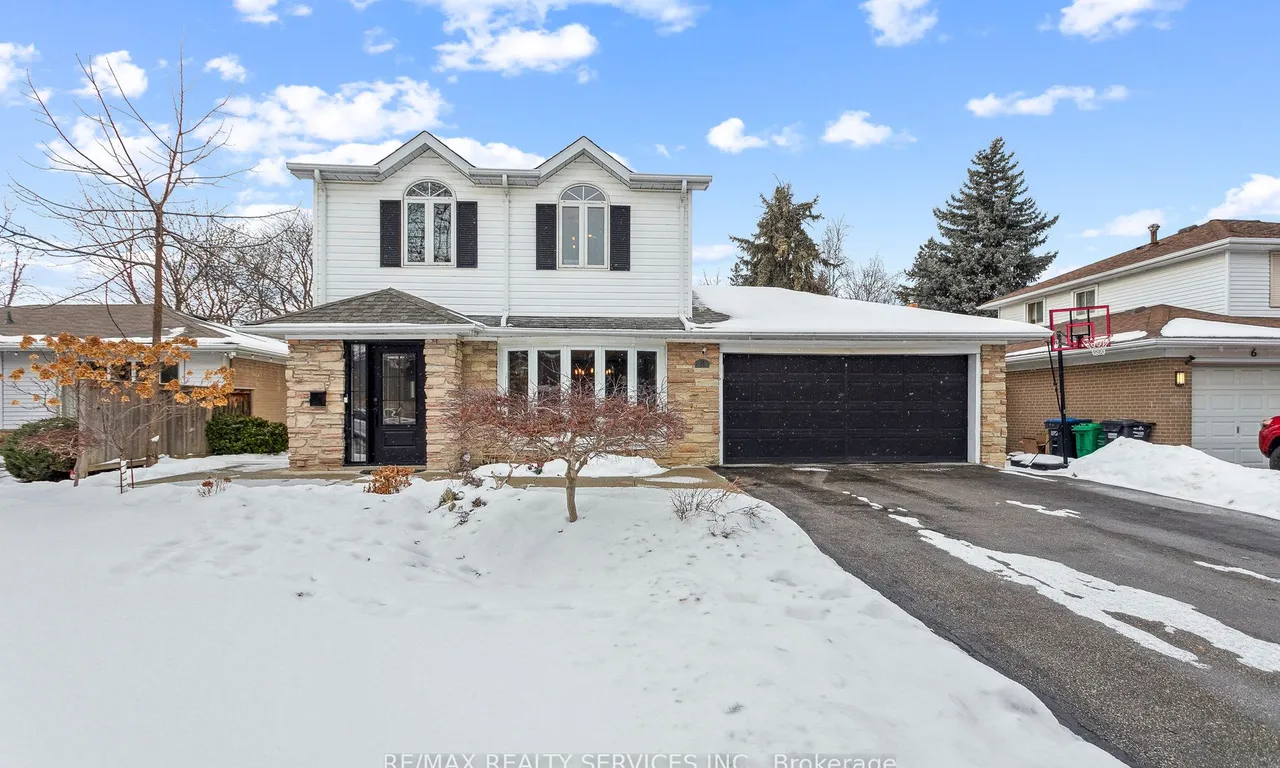 8 Derwent Ave, Brampton, ON L6W 1K2