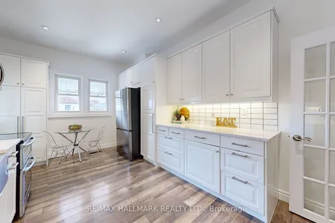 40 Lapp St, Toronto, ON M6N 3W6