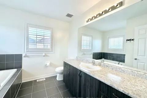 1429 Laurier Ave, Milton, ON L9T 6J4