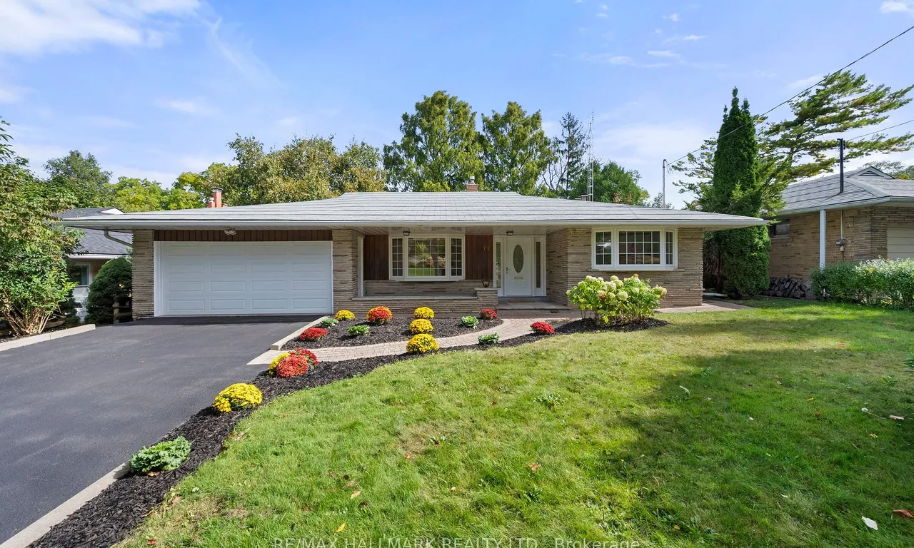 71 Riverwood Pkwy, Toronto, ON M8Y 4E4