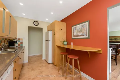 25 Mackenzie Dr, Halton Hills, ON L7G 4C1