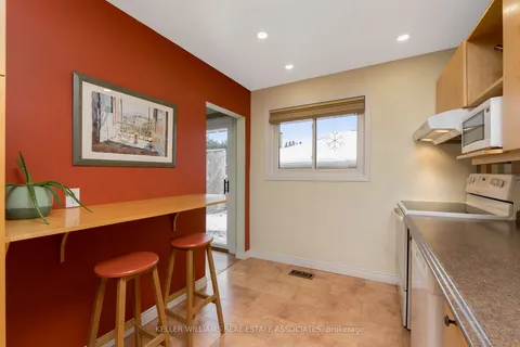 25 Mackenzie Dr, Halton Hills, ON L7G 4C1