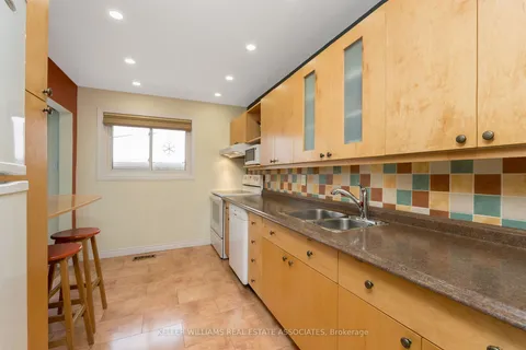 25 Mackenzie Dr, Halton Hills, ON L7G 4C1