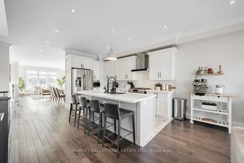 34 Portland St, Toronto, ON M8Y 1A5