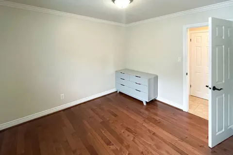 507 Selsey Dr, Mississauga, ON L5A 1B7