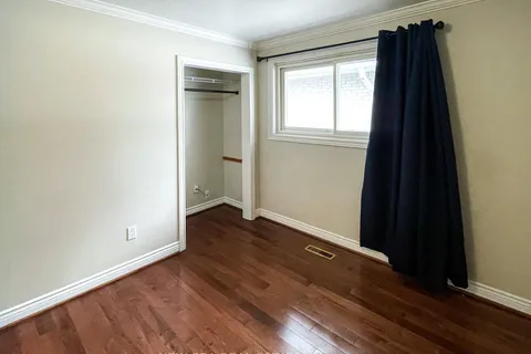 507 Selsey Dr, Mississauga, ON L5A 1B7