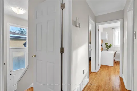 1498 Sandgate Cres, Mississauga, ON L5J 2E5