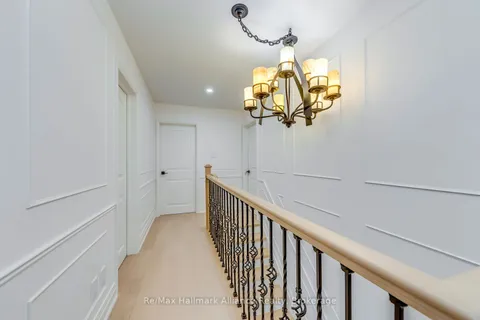 134 Abbey Court, Oakville, ON L6J 4L1