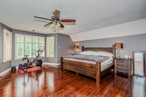 1340 Greeneagle Drive, Oakville, ON L6M 2M9