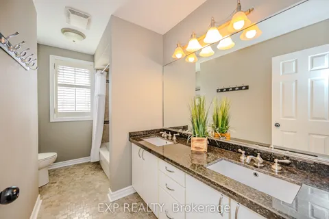1340 Greeneagle Drive, Oakville, ON L6M 2M9