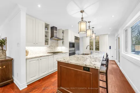 230 Arichat Rd, Oakville, ON L6J 6A7