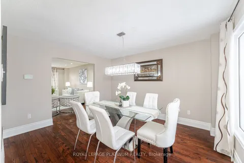 59 Parkside Dr, Brampton, ON L6Y 3A1