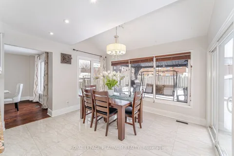 59 Parkside Dr, Brampton, ON L6Y 3A1