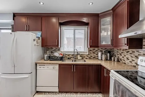 76 Blackmere Circ, Brampton, ON L6W 4B8