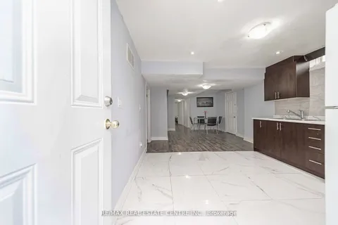 1 Sage Meadow Crescent, Brampton, ON L6Y 0Y1