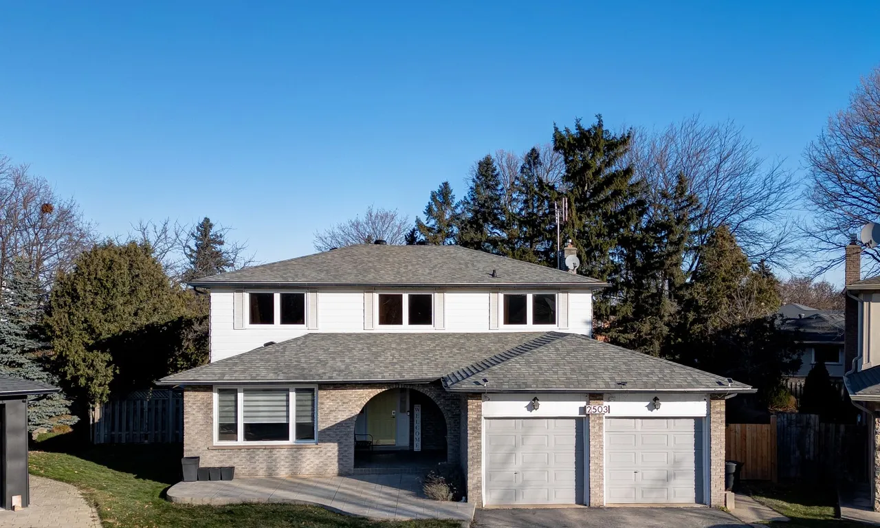 2503 Waterford St, Oakville, ON L6L 5E5