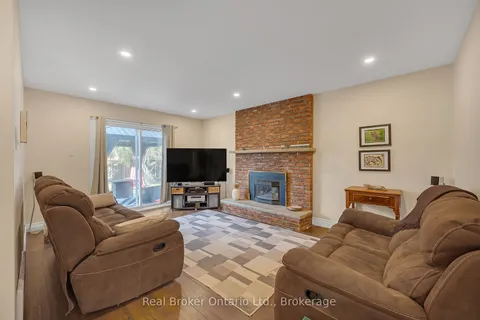 2503 Waterford St, Oakville, ON L6L 5E5