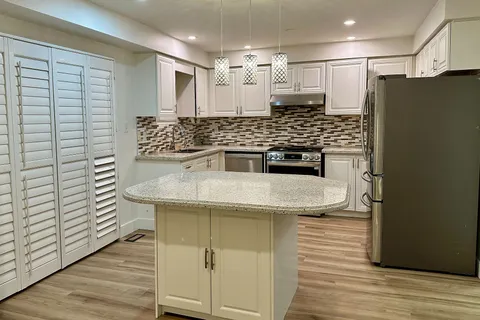 6571 Alderwood Tr, Mississauga, ON L5N 6W3