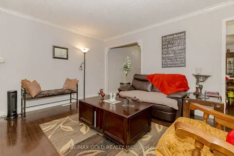 8 Saint Tropez Crt, Brampton, ON L6Y 4P9