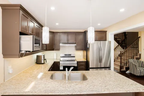 10 Clenston Rd, Brampton, ON L7A 0P6